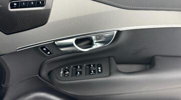 2023 Volvo 2.0 B5 MHEV Plus Auto 4WD Euro 6 5-door (Silver) - Image: 17