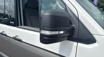 2025 Volkswagen 2.0 TDI 600 Auto Euro 6 4-door (Beige) - Image: 14