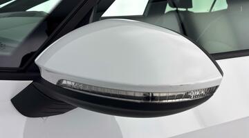 2022 Volkswagen Pro Performance 58kWh Family Auto 5-door (White) - Image: 37