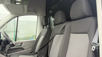 2025 Volkswagen 2.0 TDI CR30 Commerce FWD MWB High Roof Euro 6 5-door (White) - Image: 12