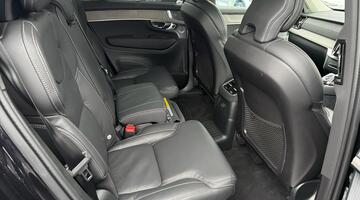 2025 Volvo 2.0 T8 18.8kWh Ultra Dark Auto 4WD Euro 6 5-door (Black) - Image: 9