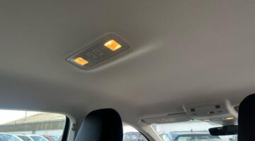 2025 Volkswagen 1.0 EVO Life Euro 6 5-door (Black) - Image: 21