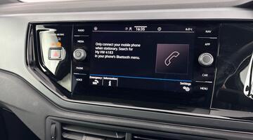 2025 Volkswagen 1.0 TSI R-Line DSG Euro 6 5-door (White) - Image: 15