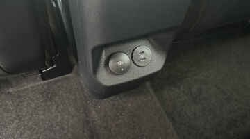 2025 Ford Standard Range 43kWh Premium Auto 5-door (Blue) - Image: 37