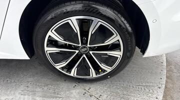 2025 Audi 2.0 e-hybrid5.9kWh Technik Saloon S Tronic quattro Euro 6 5-door (White) - Image: 32