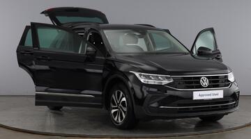 2022 Volkswagen TSI Active Euro 6 5-door (Black) - Image: 9