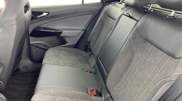 2025 Volkswagen Pro 77kWh Black Edition Auto 5-door (Black) - Image: 33