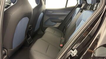 2025 Volvo Single Motor Extended Range 69kWh Plus Auto 5-door (Black) - Image: 31