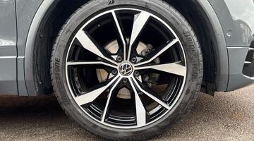 2023 Volkswagen 2.0 TDI R-Line DSG Euro 6 5-door (Grey) - Image: 5