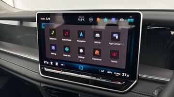 2025 Volkswagen ETSI MHEV Life DSG Euro 6 5-door (Purple) - Image: 18