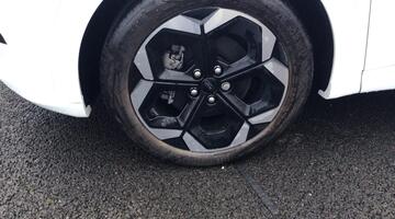 2025 Ford Standard Range 43kWh Premium Auto 5-door (White) - Image: 30