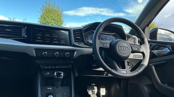 2025 Audi 1.0 TFSI 30 S line Sportback S Tronic Euro 6 5-door (Black) - Image: 9