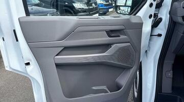 2025 Volkswagen 2.0 TDI T28 Commerce Plus FWD SWB Euro 6 5-door (White) - Image: 25