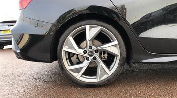 2025 Audi TFSI 35 Black Edition S Tronic Euro 6 4-door (Black) - Image: 5