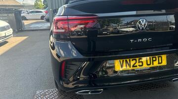 2025 Volkswagen TSI R-Line DSG 2WD Euro 6 2-door (Black) - Image: 34