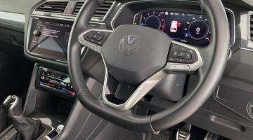 2021 Volkswagen TSI Active Euro 6 5-door (Red) - Image: 26