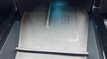 2025 Ford Standard Range 43kWh Premium Auto 5-door (Yellow) - Image: 30