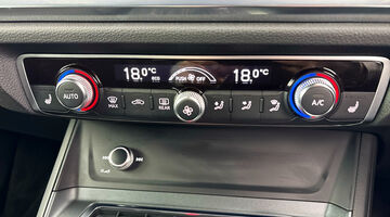 2019 Audi 2.0 TFSI 40 S line S Tronic quattro Euro 6 5-door (Blue) - Image: 13