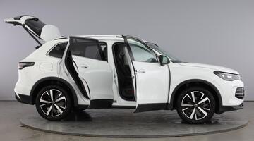 2024 Volkswagen ETSI MHEV Elegance DSG Euro 6 5-door (White) - Image: 10