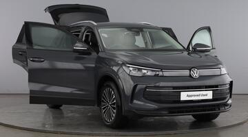 2025 Volkswagen ETSI MHEV Match DSG Euro 6 5-door (Grey) - Image: 9