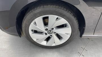 2024 Volkswagen TSI Style Euro 6 5-door (Black) - Image: 38