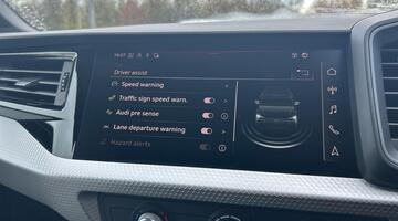 2025 Audi 1.0 TFSI 30 S line Sportback S Tronic Euro 6 5-door (Blue) - Image: 35