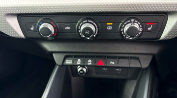 2022 Audi 1.0 TFSI 30 S line Sportback S Tronic Euro 6 5-door (Red) - Image: 7