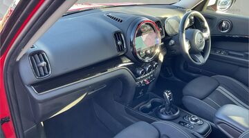 2021 MINI 2.0 Cooper S Classic Auto ALL4 Euro 6 5-door (Red) - Image: 2