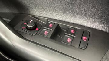 2020 Volkswagen 1.0 TSI SE Euro 6 5-door (Black) - Image: 19