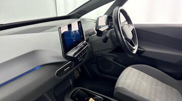 2022 Volkswagen Pro Performance 58kWh Life Auto 5-door (Multicolour) - Image: 2