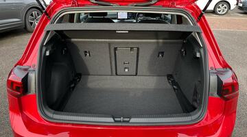 2025 Volkswagen ETSI MHEV Match DSG Euro 6 5-door (Red) - Image: 10