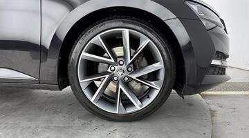 2023 Škoda 2.0 TDI SportLine Plus DSG Euro 6 5-door (Black) - Image: 6