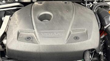 2025 Volvo 2.0h T6 18.8kWh Plus Black Edition Auto Euro 6 5-door (Black) - Image: 15