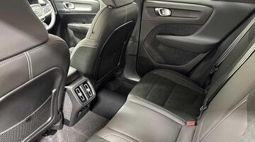 2025 Volvo 2.0 B4 MHEV Plus DCT Auto Euro 6 5-door (Black) - Image: 13