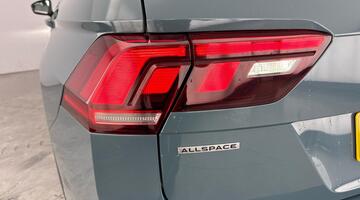 2022 Volkswagen 2.0 TDI Life DSG Euro 6 5-door (Blue) - Image: 33