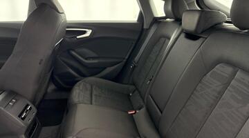 2025 Audi 2.0 e-hybrid5.9kWh Technik Saloon S Tronic quattro Euro 6 5-door (White) - Image: 33