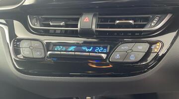 2019 Toyota VVT-h Dynamic CVT Euro 6 5-door (Grey) - Image: 14