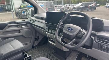 2025 Ford 2.0 320 EcoBlue Titanium Luxe Auto LEuro 6 5-door (Grey) - Image: 6
