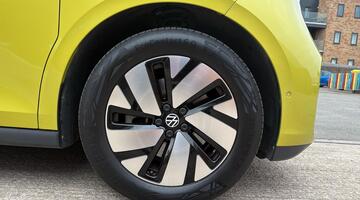 2024 Volkswagen Pro 77kWh Life Auto 5-door (Multicolour) - Image: 5