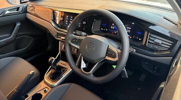 2025 Volkswagen 1.0 TSI Life Euro 6 5-door (White) - Image: 6