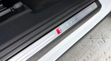 2025 Audi 2.0 TDI 40 Black Edition S Tronic quattro Euro 6 5-door (White) - Image: 24