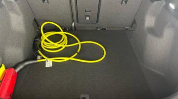 2025 Volkswagen Pro 77kWh Match Auto 5-door (Black) - Image: 27