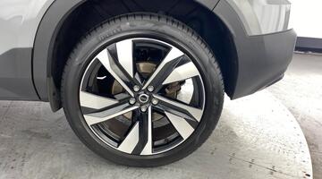 2025 Volvo 2.0 B4 MHEV Ultra Dark DCT Auto Euro 6 5-door (Grey) - Image: 35