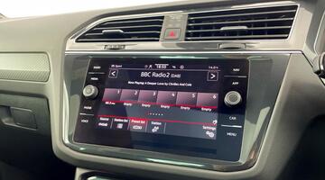 2022 Volkswagen 2.0 TDI R-Line DSG 4Motion Euro 6 5-door (Silver) - Image: 14