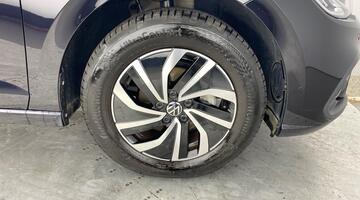 2022 Volkswagen 1.0 EVO Life Euro 6 5-door (Black) - Image: 5