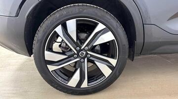 2025 Volvo 2.0 B4 MHEV Plus DCT Auto Euro 6 5-door (Black) - Image: 19