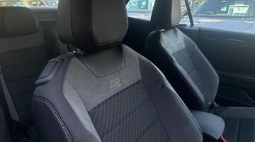 2025 Volkswagen TSI R-Line DSG 2WD Euro 6 2-door (Black) - Image: 20