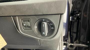 2022 Volkswagen 1.0 TSI Life Euro 6 5-door (Black) - Image: 20