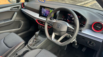 2025 SEAT 1.0 TSI FR DSG Euro 6 5-door (Blue) - Image: 6