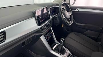 2022 Volkswagen TSI Life Euro 6 5-door (White) - Image: 2